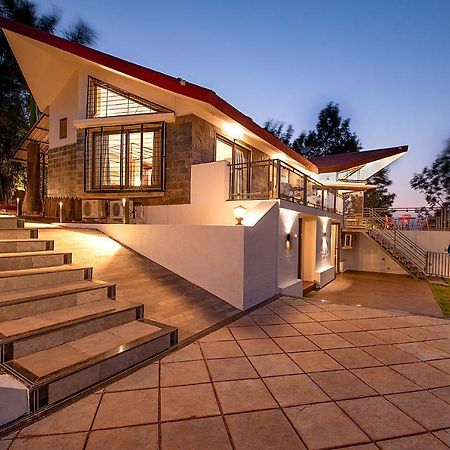 Casamo Silver Oak By Stayvista - Overlooking A Lake & Valley, Lush Green Lawns, & A Private Pool Mahabaleshwar Luaran gambar