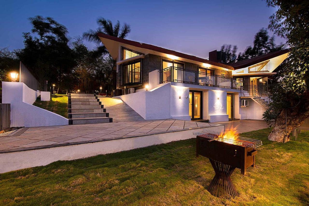 Casamo Silver Oak By Stayvista - Overlooking A Lake & Valley, Lush Green Lawns, & A Private Pool Mahabaleshwar Luaran gambar
