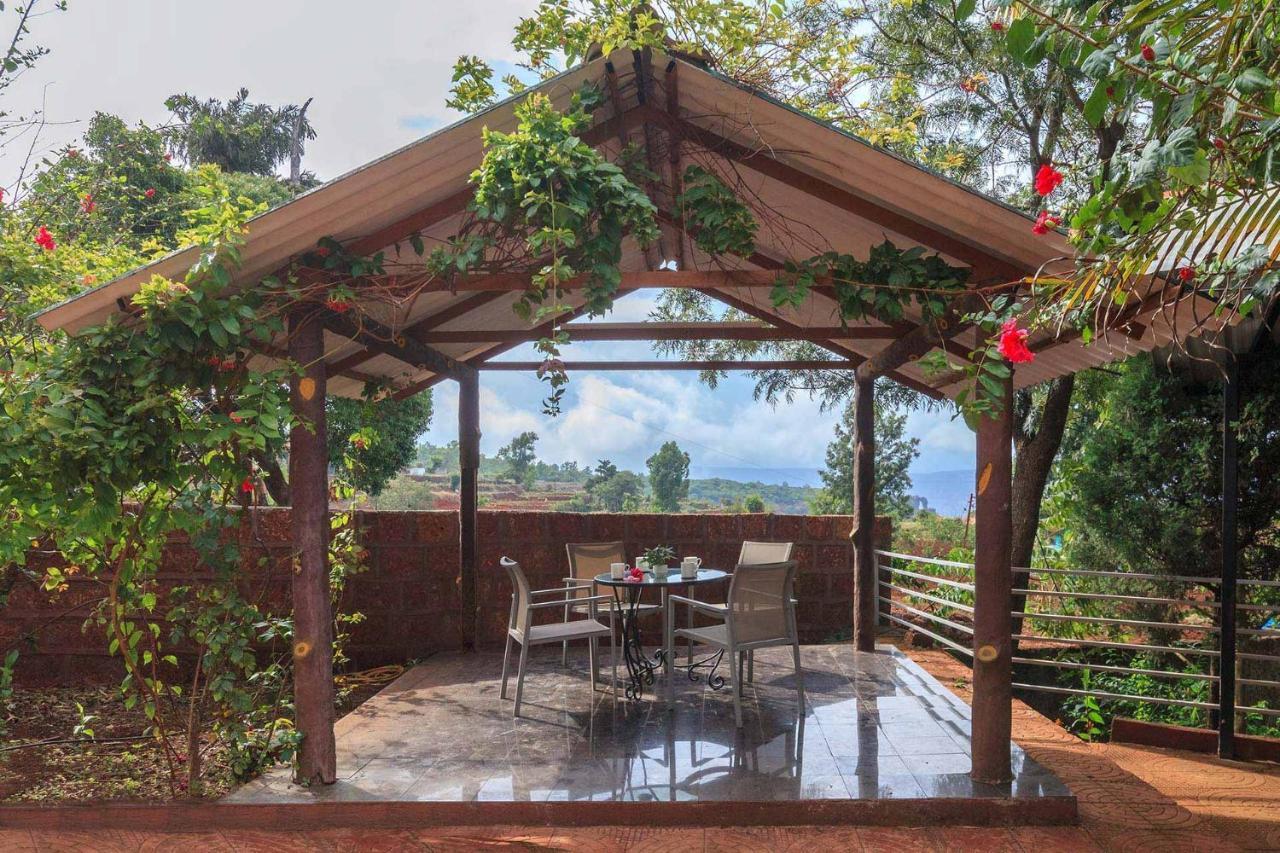 Casamo Silver Oak By Stayvista - Overlooking A Lake & Valley, Lush Green Lawns, & A Private Pool Mahabaleshwar Luaran gambar